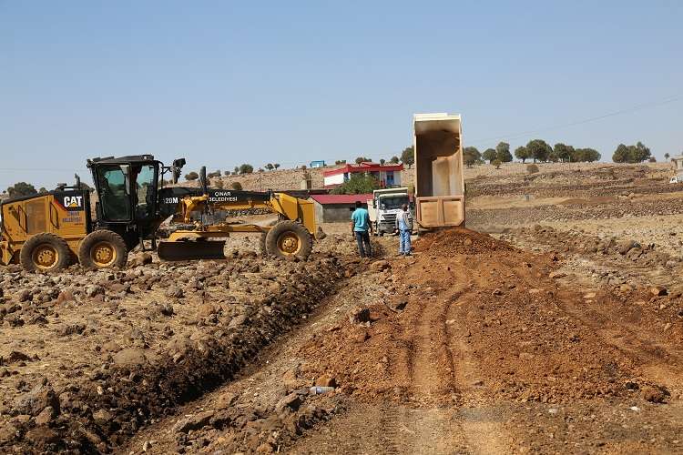 Yol Yapım Çalışmaları Harabe (Xerabe) Köyü’nde Sürüyor 